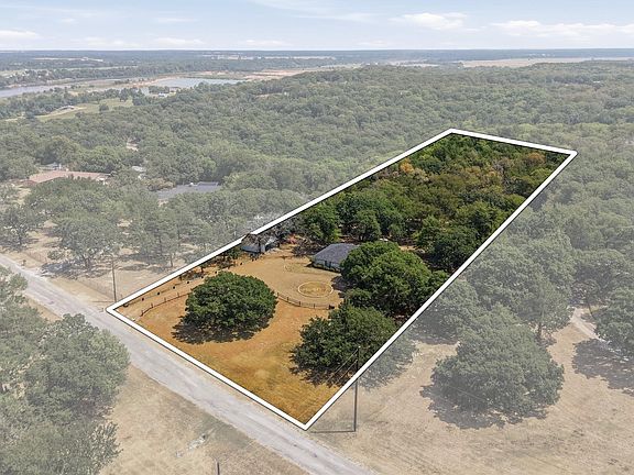 3rd image of 658 River Oaks Ln