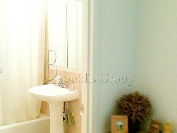 5th image of 88 Greenwich St APT 2402