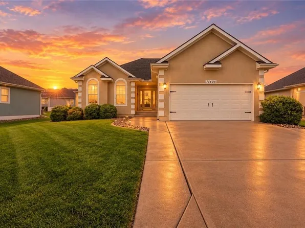 11404 Trevor Dr, Peculiar, MO 64078