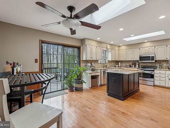 3rd image of 5107 Cannon Bluff Dr