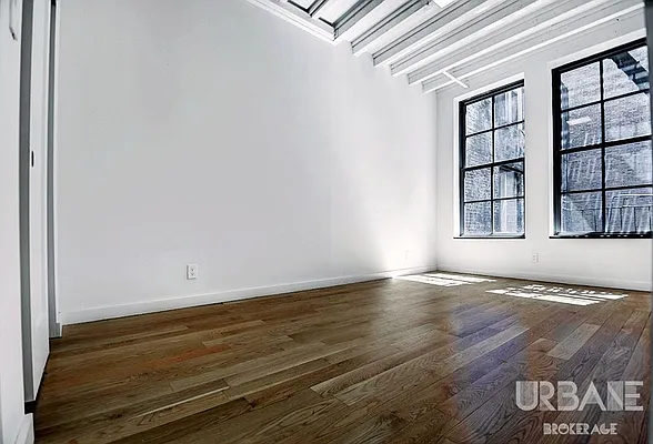 Rented by Urbane Brokerage | media 52