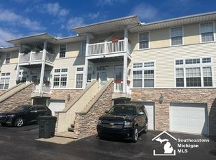 316 Beachwalk Trl, Luna Pier, MI 48157