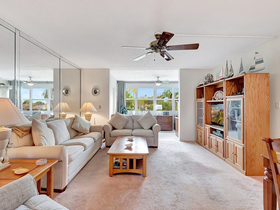 1st image of 9 Willowbrook Lane #208