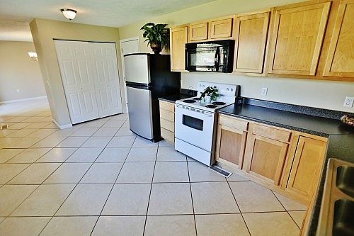 4th image of 5843 Daffodil Cir
