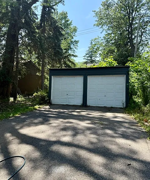 1066 Yellowstone Rd — Photo 2