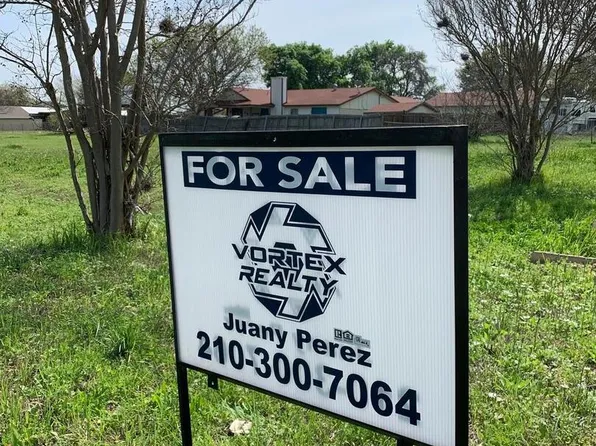 1908 Tierra Mesa, China Grove, TX 78263