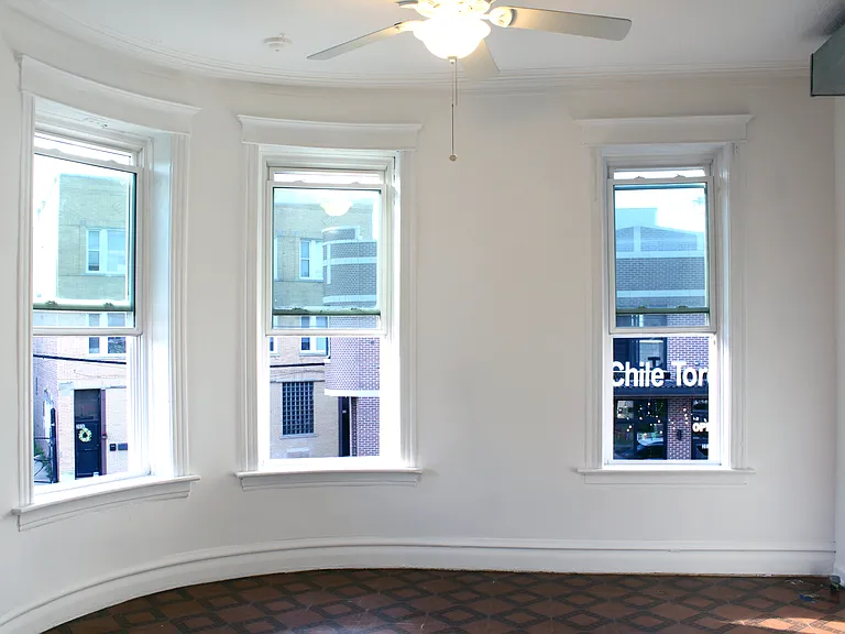 2025 W 35th St #2F — Photo 17