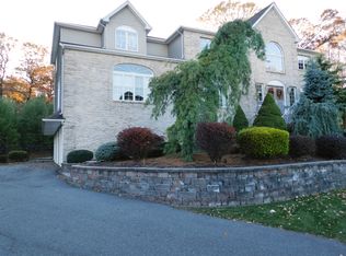 121 Seasons Glen Dr, Morris Plains, NJ 07950