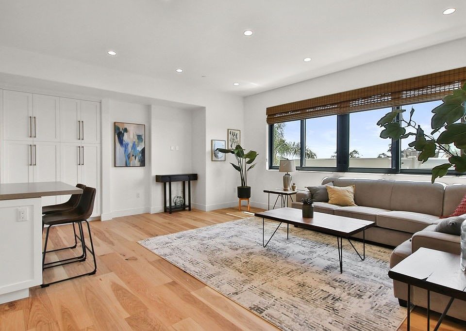 1st image of 5656 La Jolla Blvd