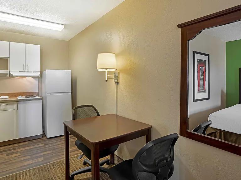 Studio Suite - 2 Twin Beds