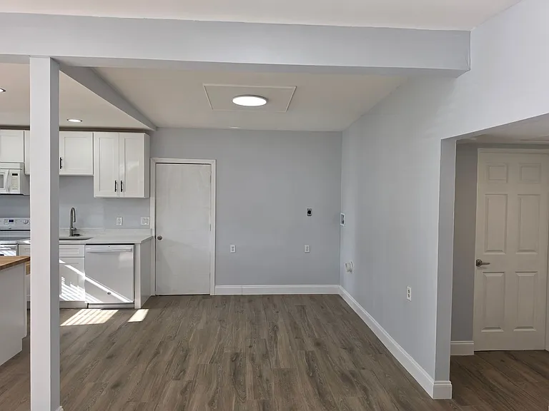 1004 Catherine St — Photo 7