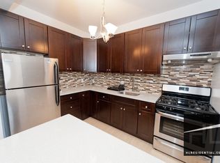 3930 29th St #2, Long Island City, NY 11101