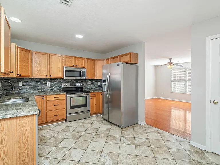 1707 Maple View Way — Photo 9