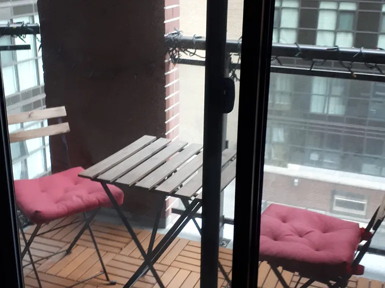 112 King St E #710 — Photo 10