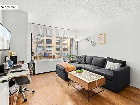 2 S End Ave APT 5J, New York, NY 10280