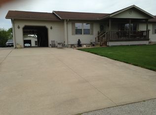 17204 Hickory Ct, Unionville, MO 63565