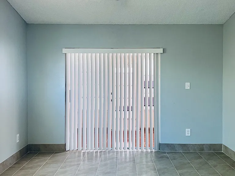 2386 Harbor Town Dr — Photo 4