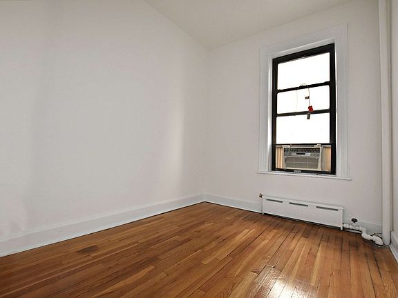 3rd image of 161 Prince St APT 12
