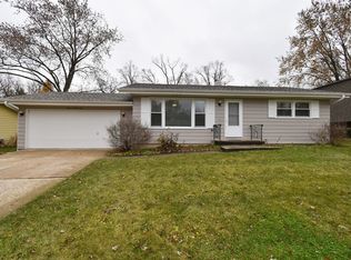 1191 Meadow Ln, Elgin, IL 60123