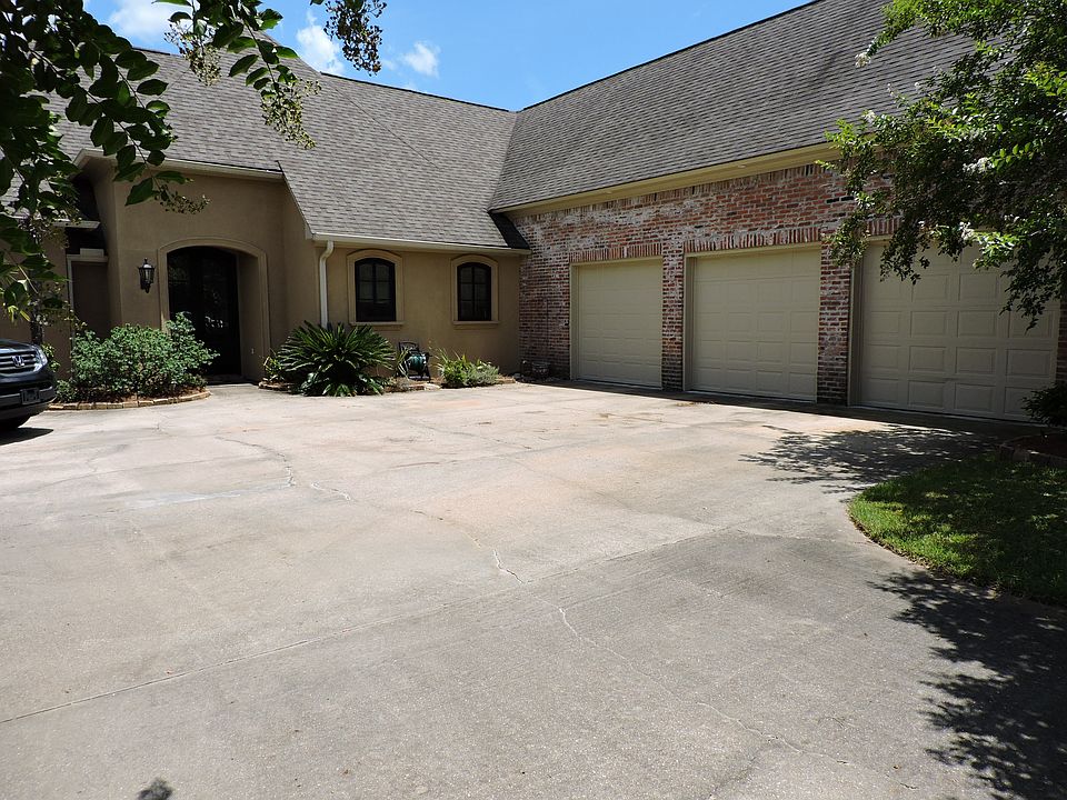 3 car garage