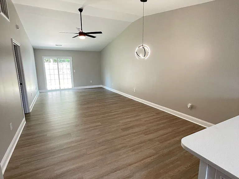 3232 Pleasant Valley Cir — Photo 6
