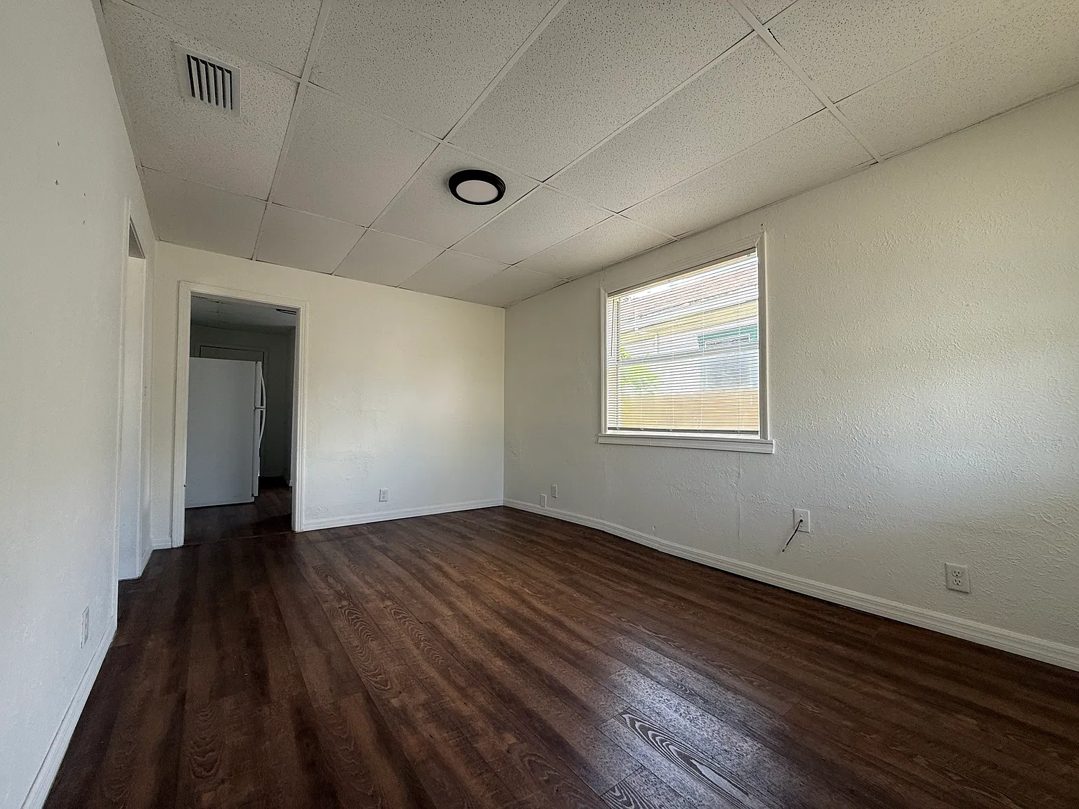 2 bed, 700 sqft, $1,500 — Photo 3