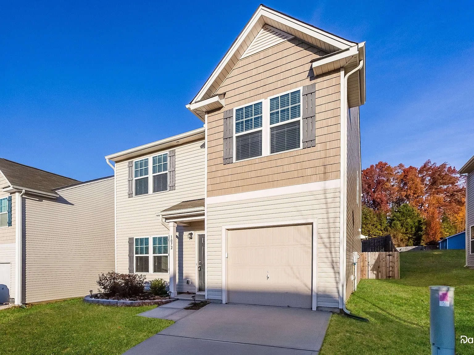 3 bed, 2.5 bath, 2108 sqft, $1,975 — Photo 3