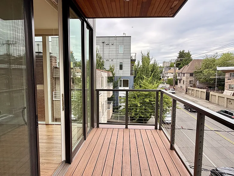 109 12th Ave E #305 — Photo 10