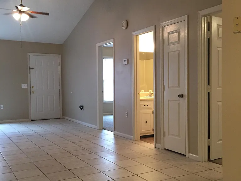 100 Lanier Dr #7 — Photo 11