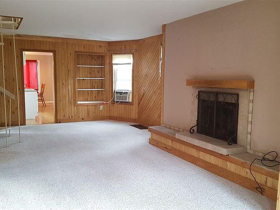 3rd image of 1428 N 9th Ave E