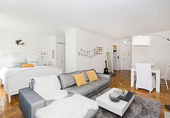 4th image of 311 E 38th St #10DD