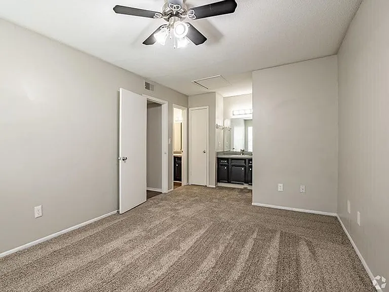 Timber Pointe Apartments — Photo 8