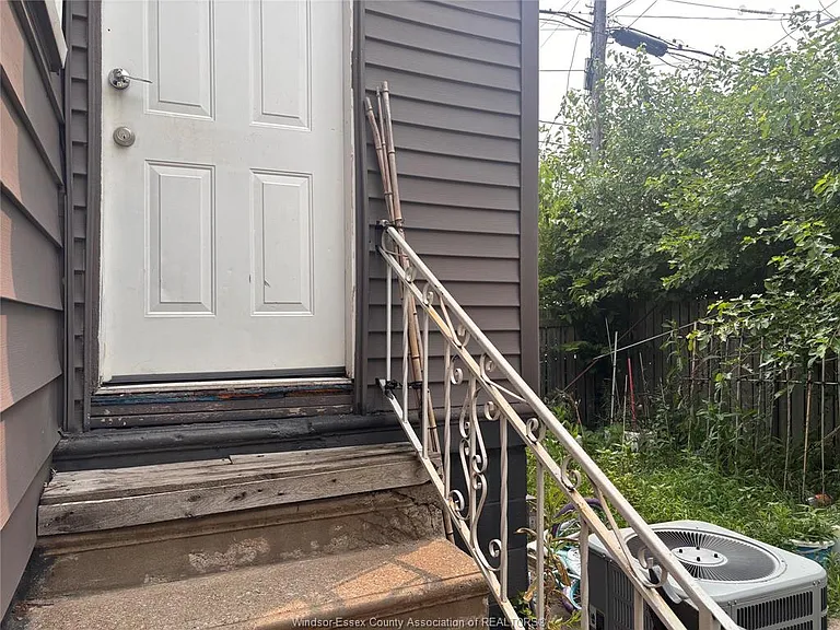 637 Tuscarora St — Photo 8