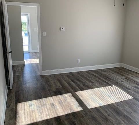5th image of 407 Deck St Unit A