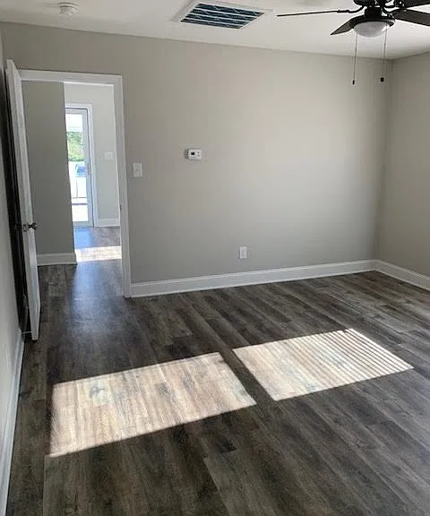407 Deck St #A — Photo 5