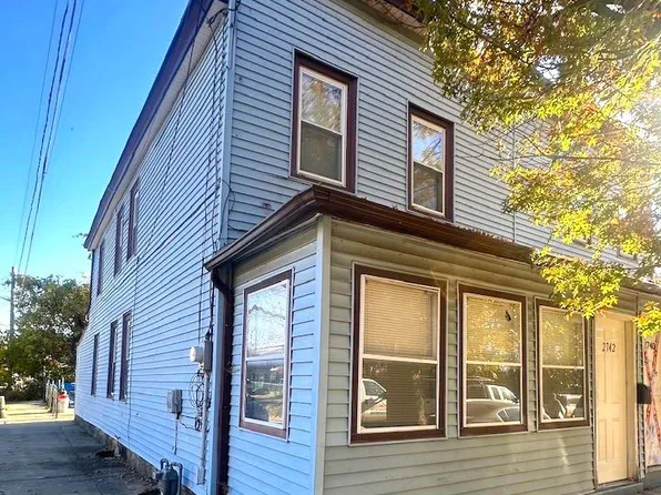 2742 Pleasant St, Camden, NJ 08105