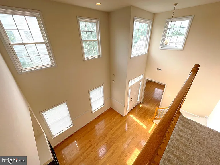 14276 Foxhall Rd — Photo 2