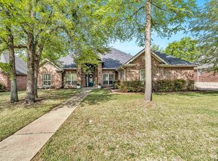 1922 Old Oak Dr, Tyler, TX 75703
