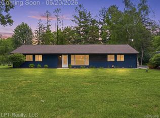 3700 Napier Rd, Canton, MI 48187