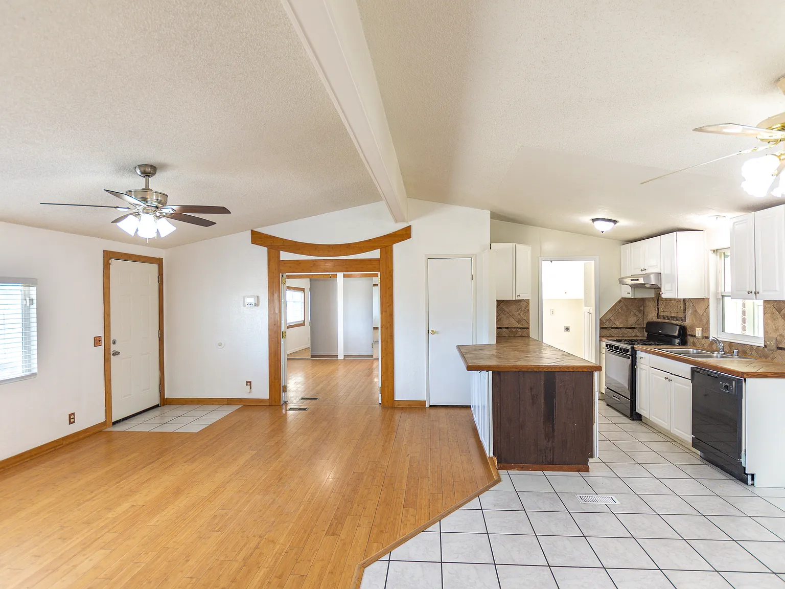 3 bed, 1680 sqft, $2,000 — Photo 4