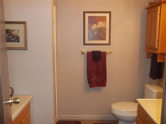 4th image of 1037 Elm Dr