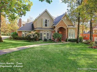 3833 E Natchez Trce, Fayetteville, AR 72703
