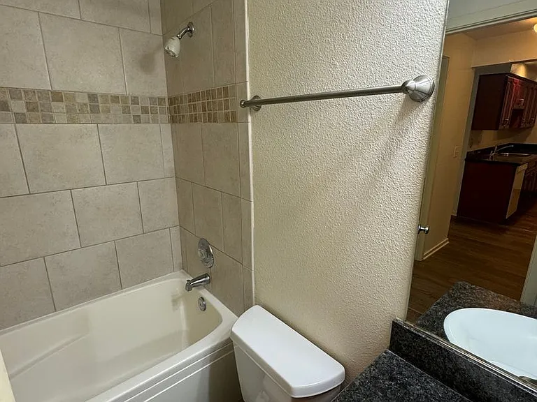 6th Ave Apartments — Photo 68