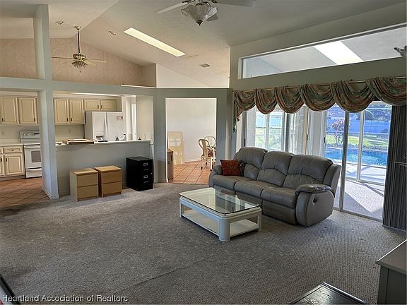 3rd image of 1017 Gardenia St