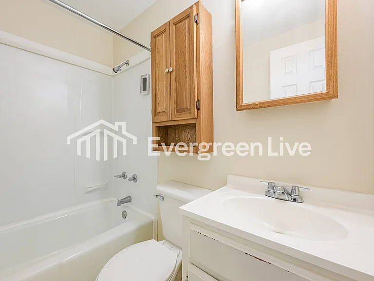 1022 Taylor St — Photo 13