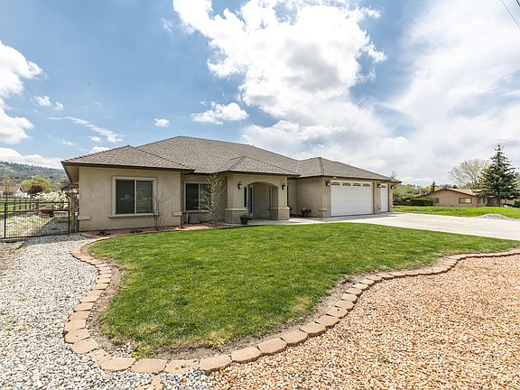 2nd image of 28260 Braeburn Pl