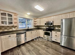 3498 Parklane Rd, West Kelowna, BC V4T1B8