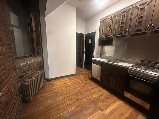 Rented by PocketBroker Inc | media 8