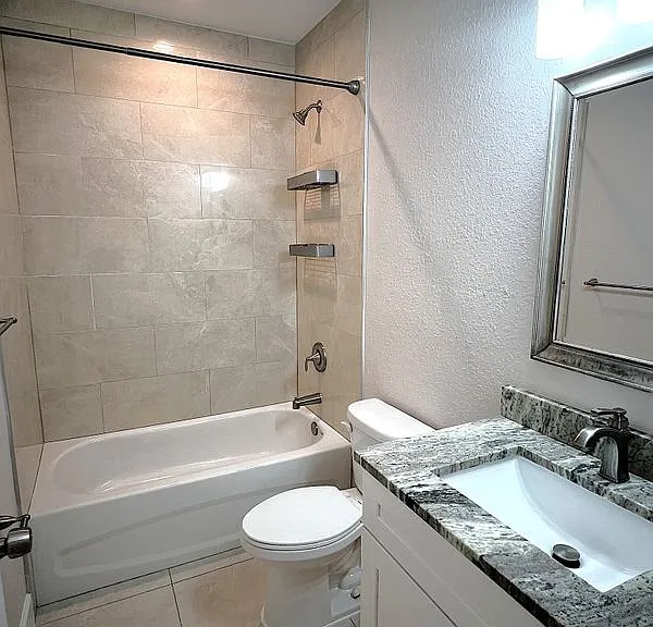 349 SW Dagget Ave — Photo 8