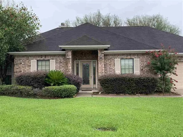 8010 Torrey Pines Cir, Beaumont, TX 77707